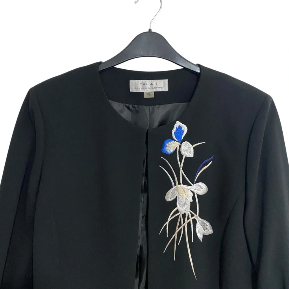 Tahari ASL Black Open Long Blazer Topper Jacket Embroidered Floral Sz 10 - Picture 3 of 10